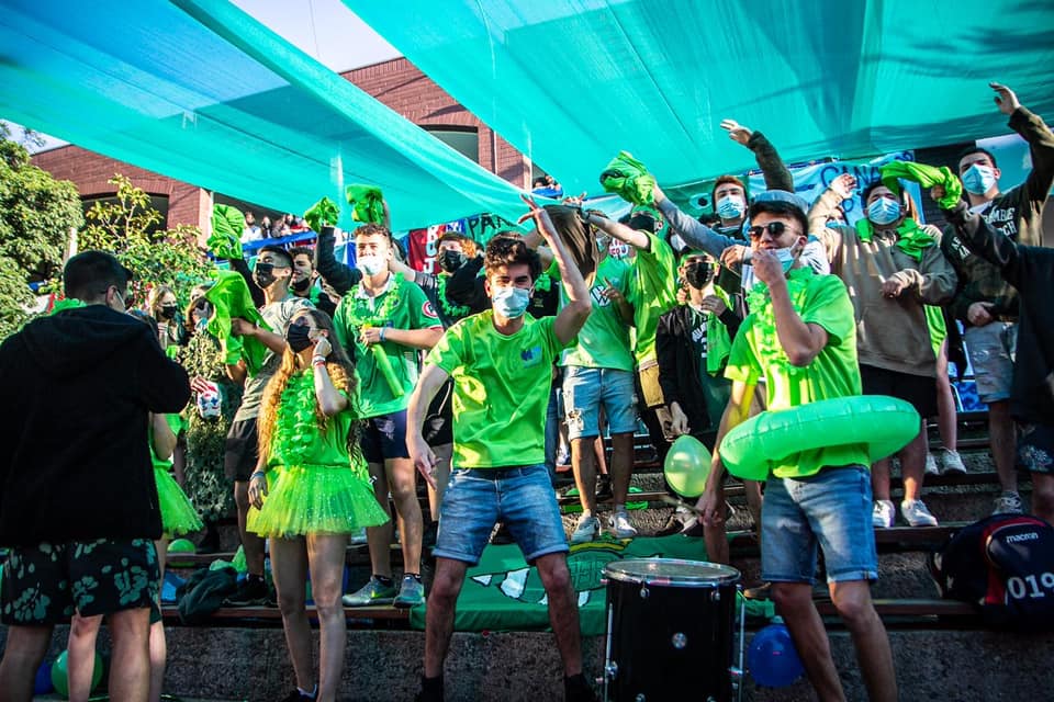 El Día en que el Colegio se Tiñó de Verde