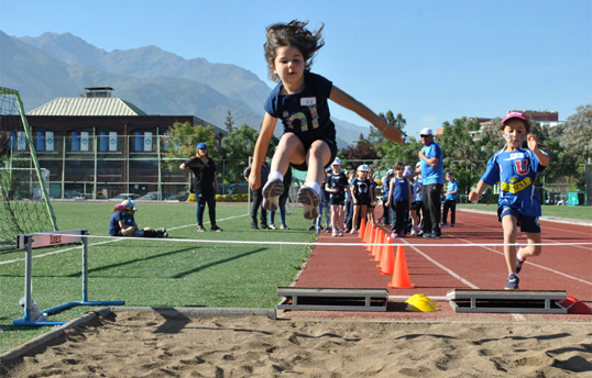 Escuelas deportivas y talleres extraprogramáticos